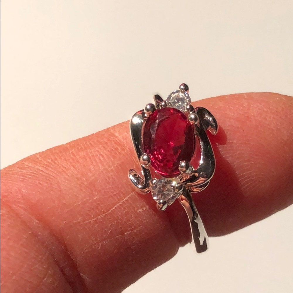 Gorgeous Cubic Zirconia Crystal Ring in sizes 7&8 - Picture 2 of 8
